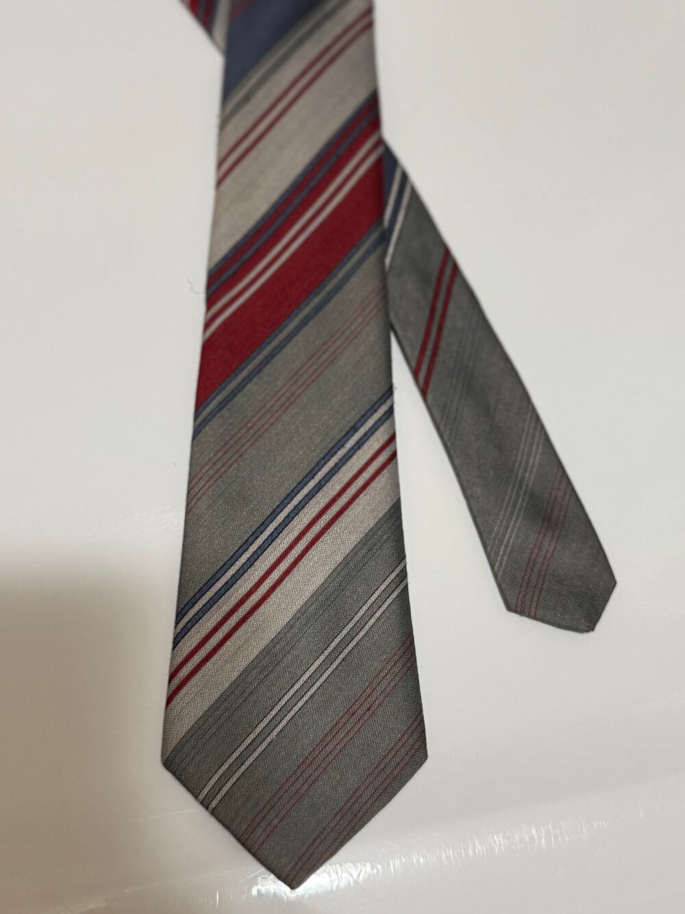 Vintage 90's Bronzini Men's Necktie - Gray and Red Stripe